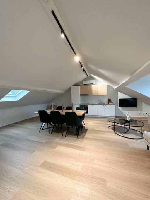 Duplex Hyper Centre * Liege